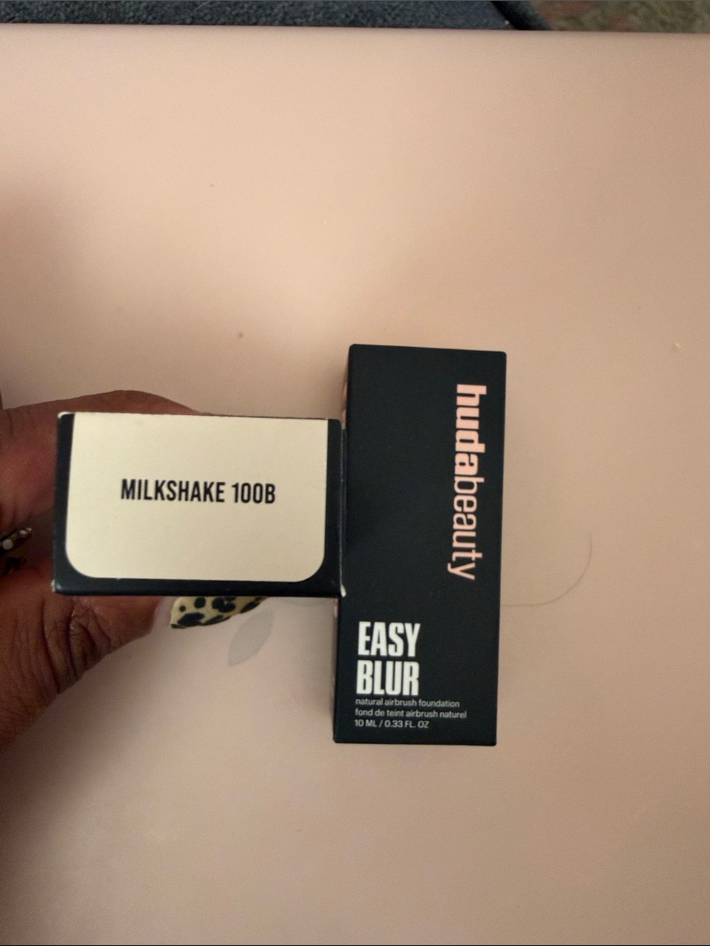 HUDA BEAUTY Easy Blur Foundation - Milkshake 100B